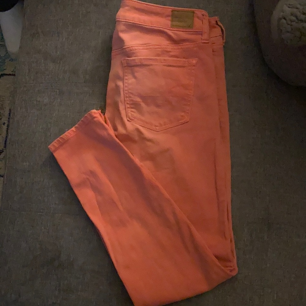 American eagle salmon colored jeans